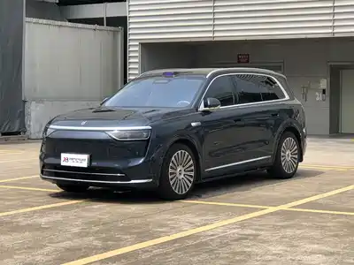 AITO Wenjie M8 2025