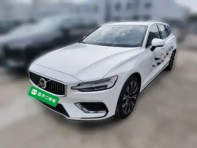 Volvo V60 2025
