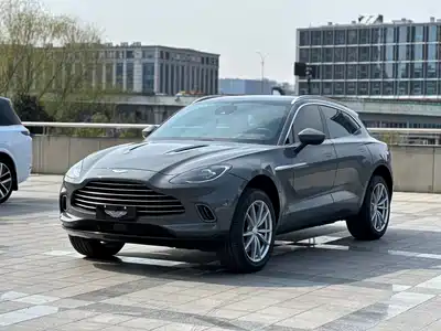 Aston Martin DBX 2024