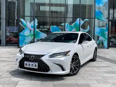 Lexus ES 2023