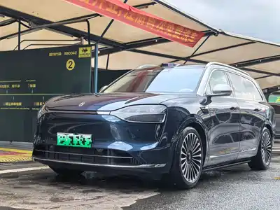 AITO Wenjie M9 2025