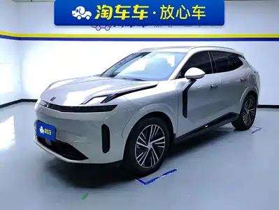 Lynk & Co 08 EM-P 2023