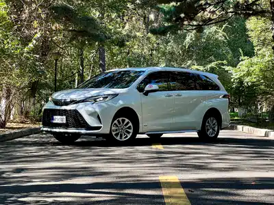 Toyota Granvia 2025