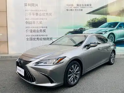 Lexus ES 2024