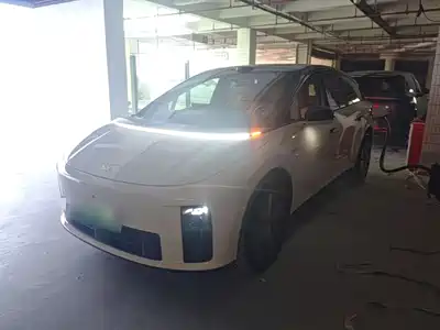 Li Auto i6 2025