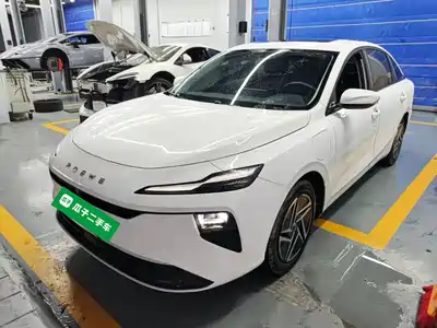 Roewe D6 2025