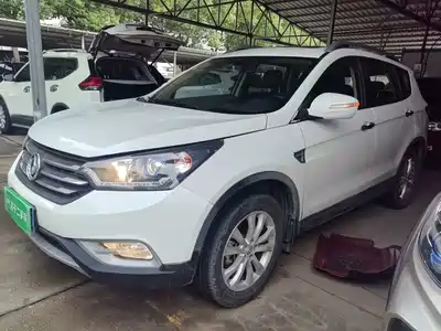 Dongfeng Aeolus Fengshen AX7 2015