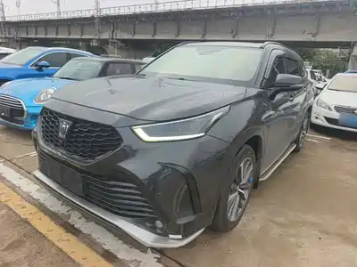 Toyota Crown Kluger 2024