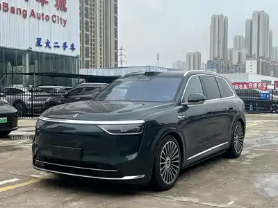 AITO Wenjie M8 2025