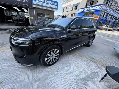 AITO Wenjie M8 2025