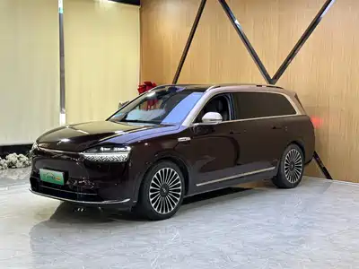 AITO Wenjie M9 2025