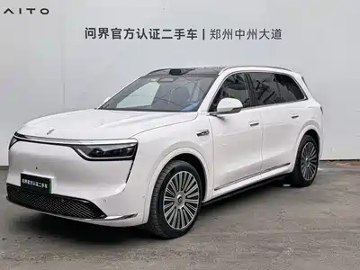 AITO Wenjie M8 2025