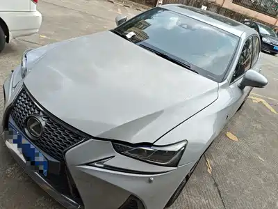 Lexus IS 2019