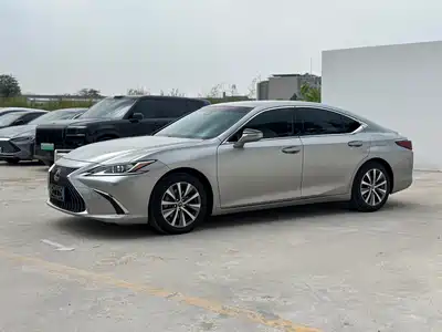 Lexus ES 2019