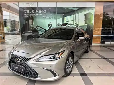 Lexus ES 2022