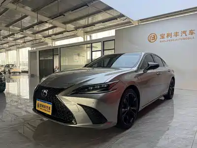 Lexus ES 2021