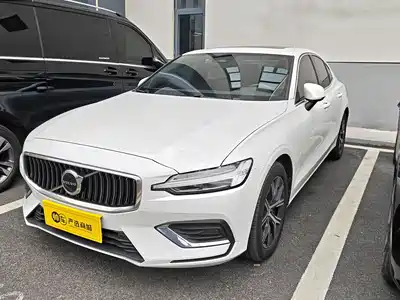Volvo S60 2025