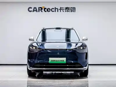 AITO Wenjie M9 2025