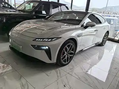 Dongfeng Yipai eπ007 2025