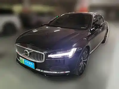 Volvo S90 Plug-in Hybrid 2023