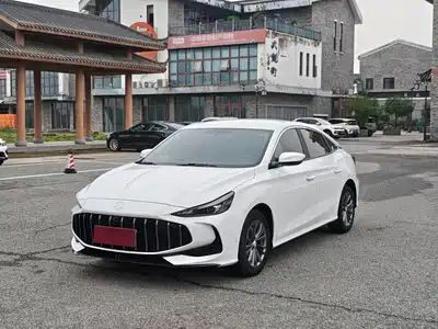 MG MG5 2025