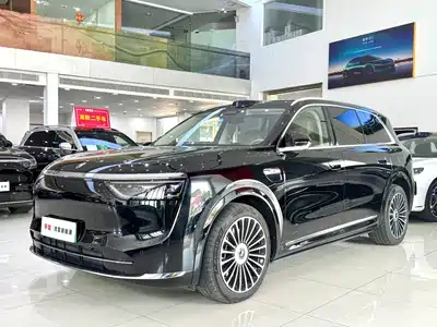 AITO Wenjie M8 2025