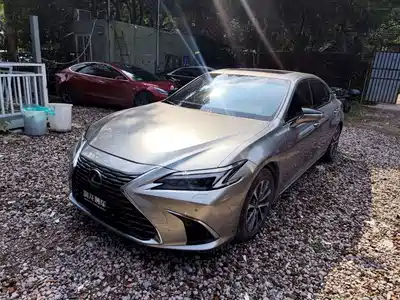 Lexus ES 2025