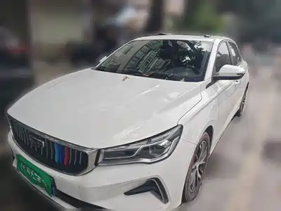 Geely Emgrand 2022