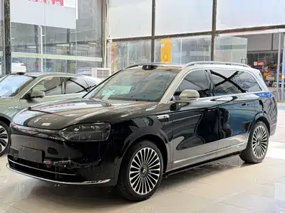 AITO Wenjie M9 2025