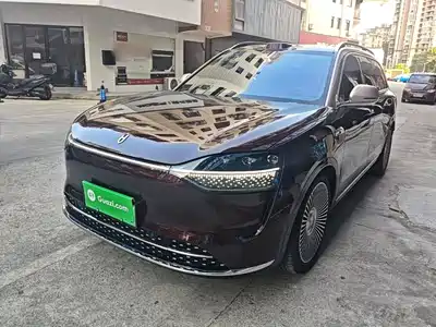 AITO Wenjie M9 2025
