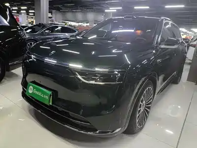 AITO Wenjie M8 2025
