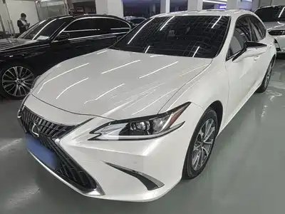 Lexus ES 2024