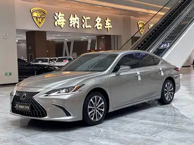 Lexus ES 2023
