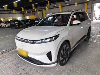 Dongfeng Yipai eπ008 2025