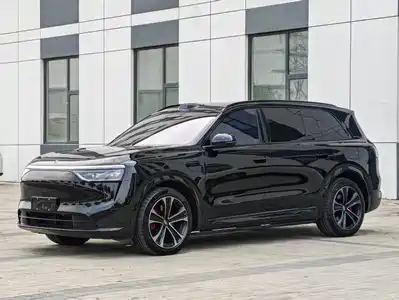 AITO Wenjie M8 2025