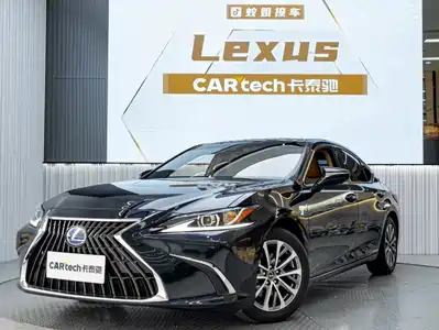 Lexus ES 2022