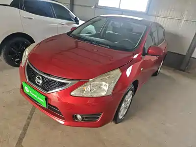 Nissan Tiida 2015