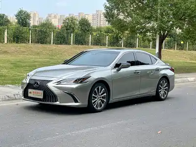 Lexus ES 2019
