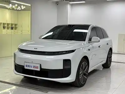 Li Auto L6 2025