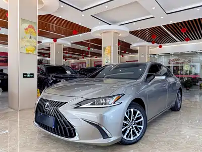 Lexus ES 2024