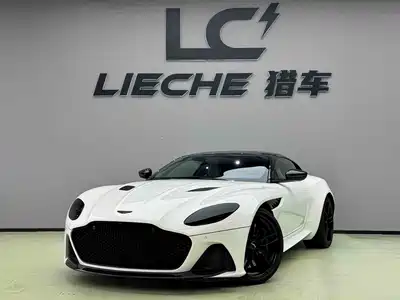Aston Martin DBS 2020