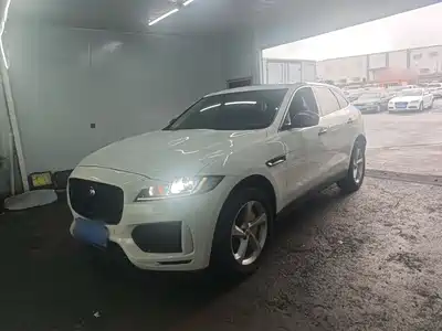 Jaguar F-PACE 2020