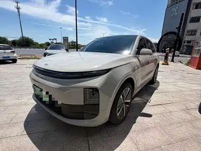 Li Auto L6 2025
