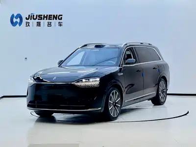 AITO Wenjie M9 2025