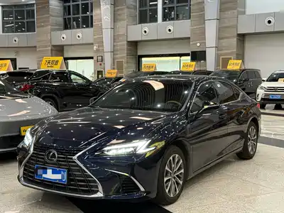 Lexus ES 2025