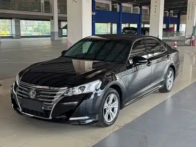 Toyota Crown 2016