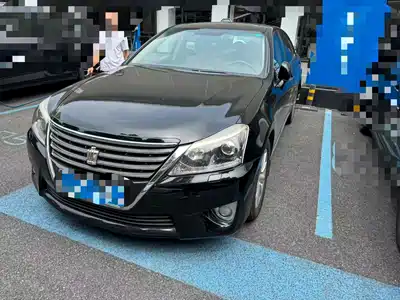 Toyota Crown 2014