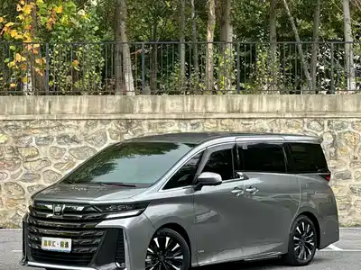 Toyota Vellfire 2023