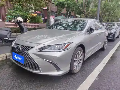 Lexus ES 2022
