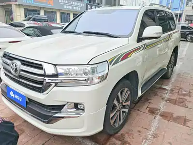 Toyota Land Cruiser (Import) 2016